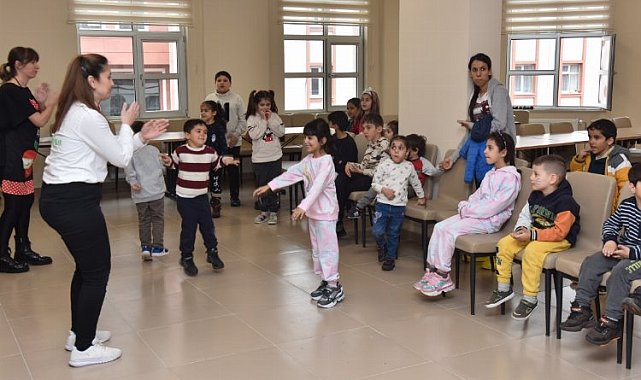Afetzede çocukların yüzleri Kartepe'de güldü