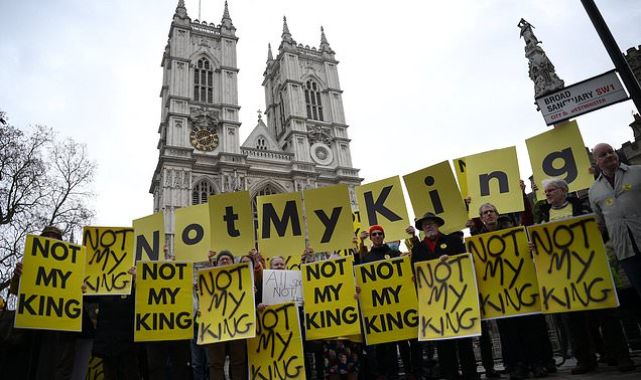 'Not my King' protesters arrive to heckle Charles at Westminster Abbey