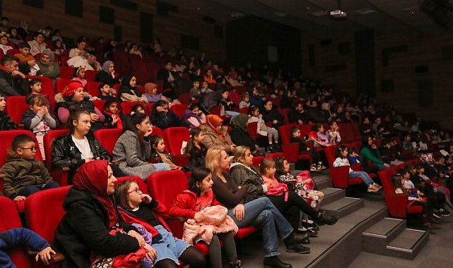 Bursa Gürsu'da ücretsiz sinema ve tiyatro keyfi
