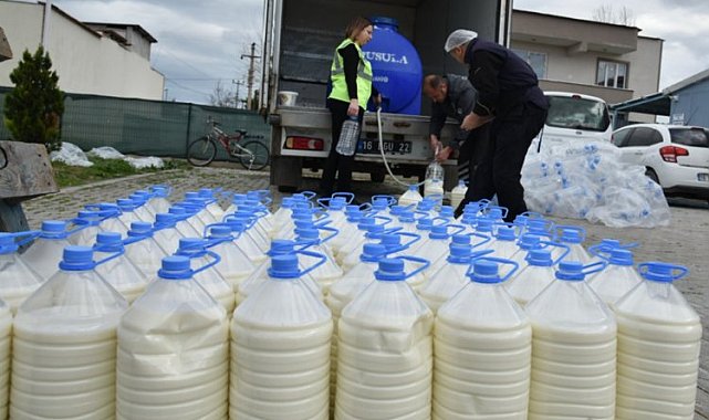 Bursa Mustafakemalpaşalı üreticilerden 2 ton süt bağışı
