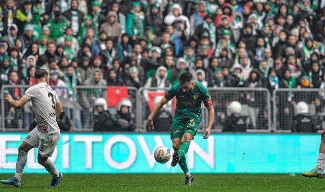 Bursa'da gergin maç sona erdi: Bursa 2 - Amed 1