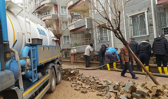 BUSKİ, Şanlıurfa'da selin izlerini siliyor