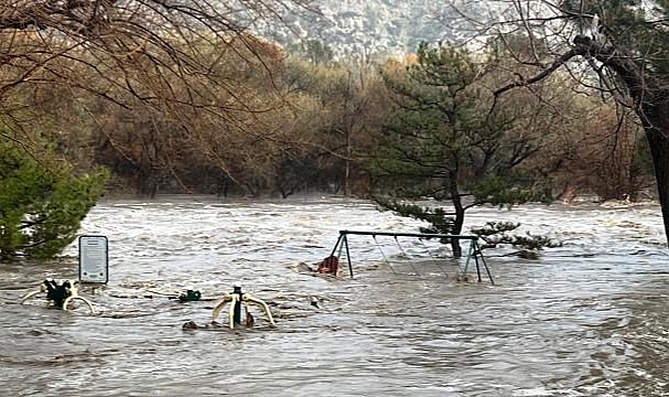 California'da Aşırı Yağış Can Aldı: 14 Ölü
