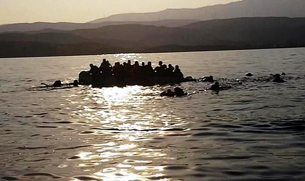 California'da Göçmen Botu Alabora Oldu: 8 Ölü