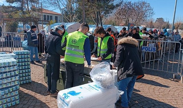Diyarbakır'da çadır kentlerde 10 bin depremzede ağırlandı