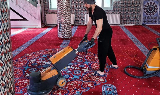 İzmir Narlıdere'nin camileri Ramazan'a hazır