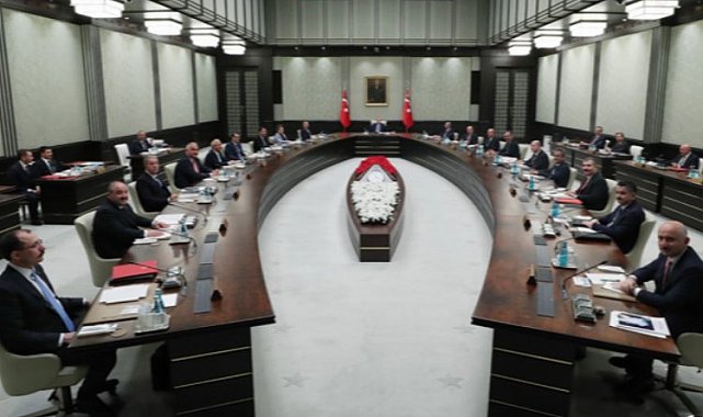 Kabine toplanıyor... Ana gündem deprem ve seçim!