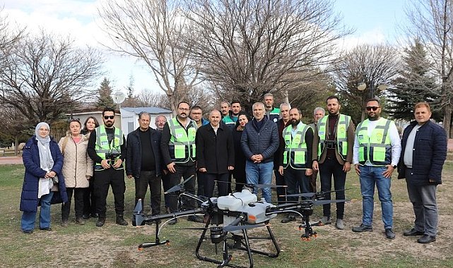Kayseri Büyükşehir'den drone ile ilaçlama
