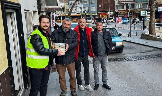 Kocaeli'den taksicilere sıcak iftarlık