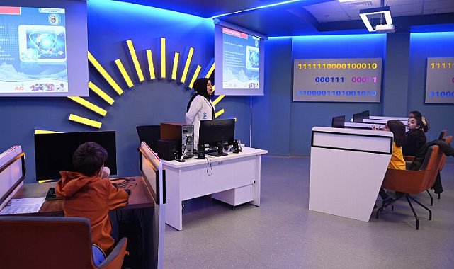 Konya Selçuklu'da teknoloji akademisi depremzede aileleri misafir etti