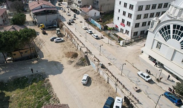 Manisa'da Selendi Atatürk Bulvarı'na peyzaj hazırlığı