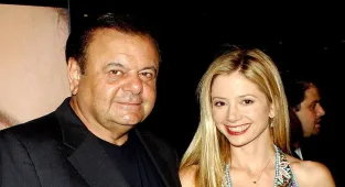 Mira Sorvino slams Oscars 2023 for omitting father from In Memoriam