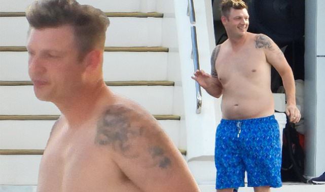 Nick Carter goes on yacht cruise with Backstreet Boys bandmates