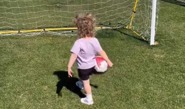 Patrick Mahomes' daughter Sterling shows off soccer skills 