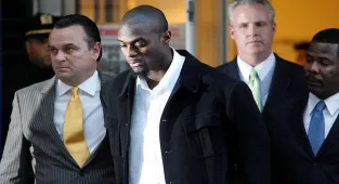 Plaxico Burress asks Ja Morant to 'learn from me' amid gun shame