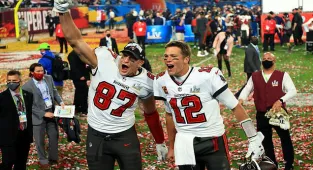 Rob Gronkowski reveals surprise at Tom Brady comeback rumors