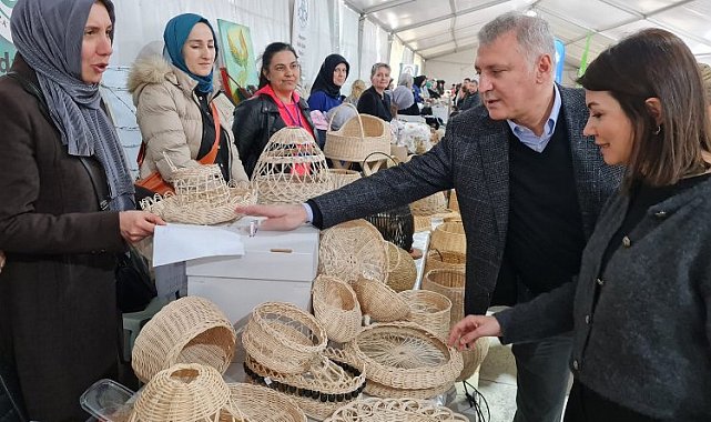 Sakaryalı kadınlardan depremzedeler yararına kermes
