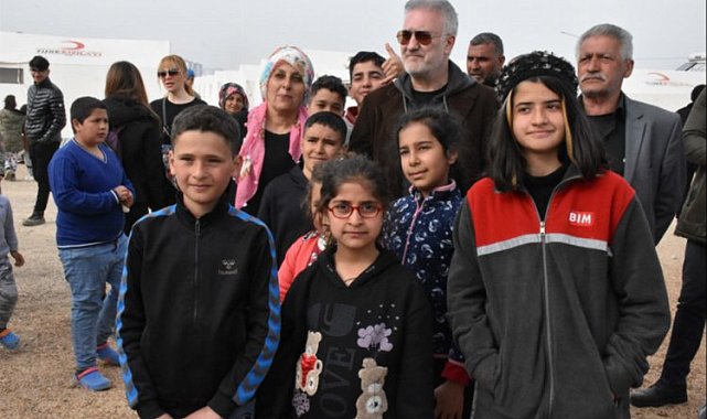 Ünlü isimlerden Malatya'da afetzedelere moral