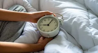 Why falling asleep within 5 minutes is a 'bad sign'