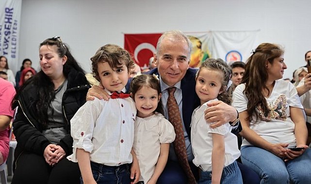 Başkan Zolan miniklerin bayram coşkusunu paylaştı