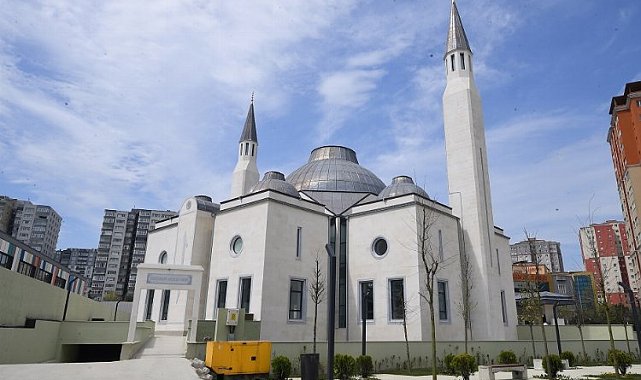 Beylikdüzü'nde Kadir Gecesi'nde ibadete açıldı