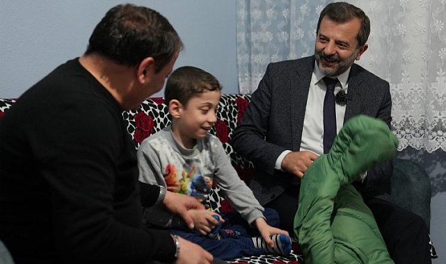 Bursa Gürsu'da bayramlıklar Mustafa Amca'dan