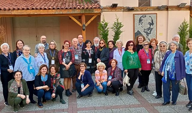 İzmir'de Suluboya Ressamları'ndan özel kutlama