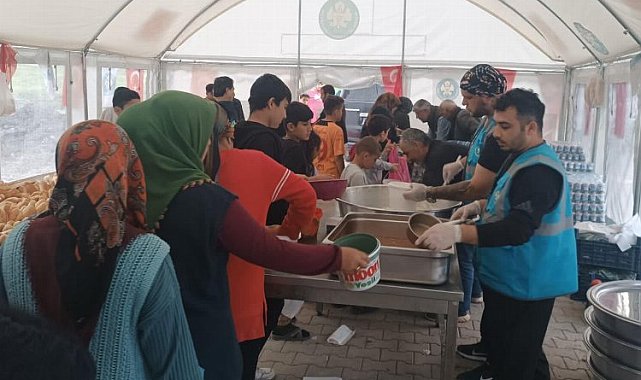 Manisa afetzedeleri sabah-akşam yanında