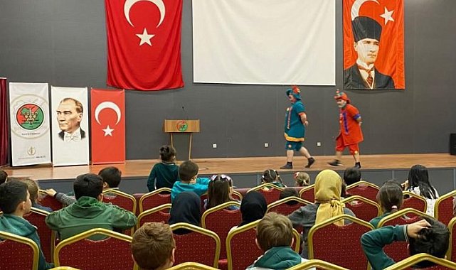 Manisa Barosu 'Hacivat-Karagöz' sahnelendi