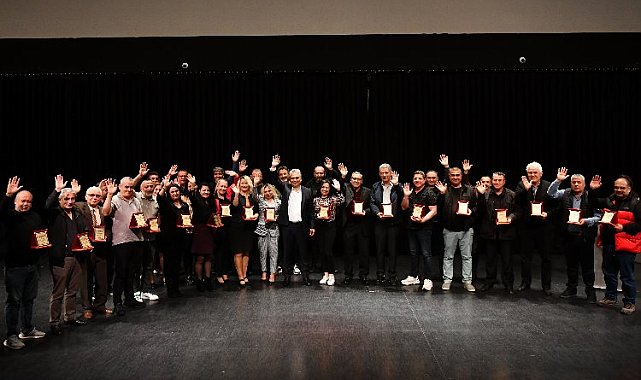 Muratpaşa'da emekli personellere plaket