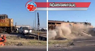 Texas’ta, Yük Treni Raylardaki Aracı Biçti