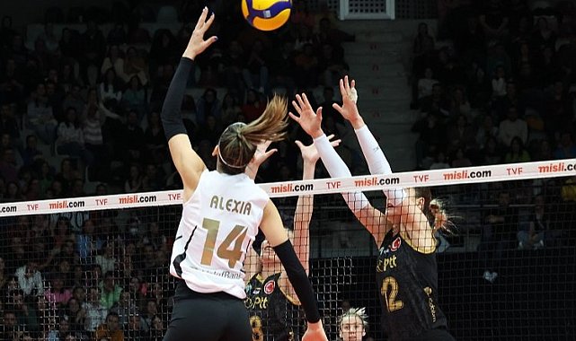 VakıfBank PTT'ye set vermedi