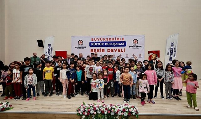 Büyükşehir, afetzedelere moral oluyor