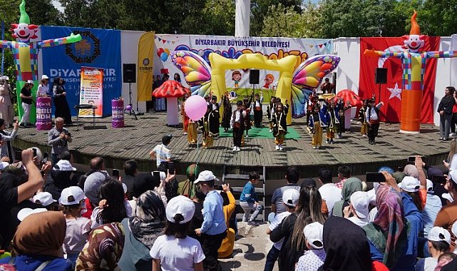 Diyarbakır'da minikler 'Bahar Şenliği'nde buluştular