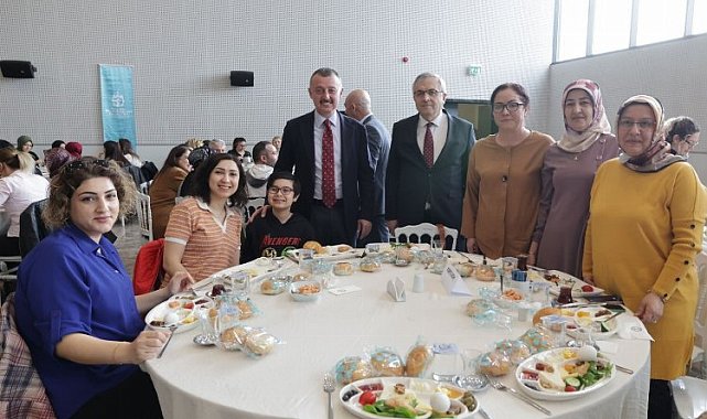 Kocaeli'de Ebeler ve Hemşireler Haftası kutlandı