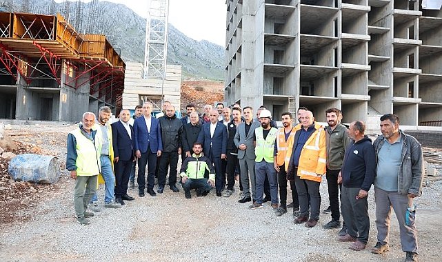 Memduh Büyükkılıç'tan deprem bölgelerine çıkarma