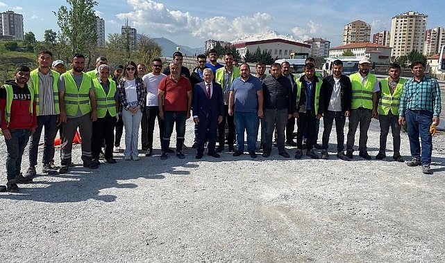 Memduh Büyükkılıç'tan yol çalışmasına yakın takip