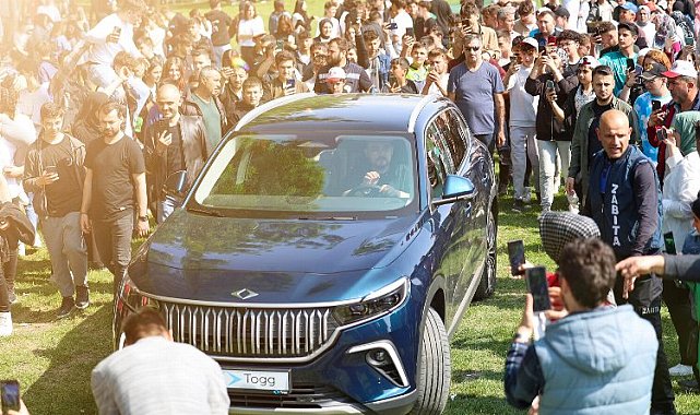 Sakarya Ferizli'de gençlik şölenine TOGG ile geldi