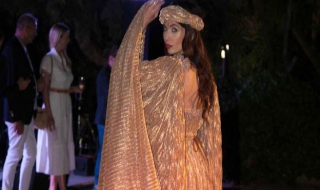 Türk manken Ayşe Top Cannes Film Festivali'ne katıldı!
