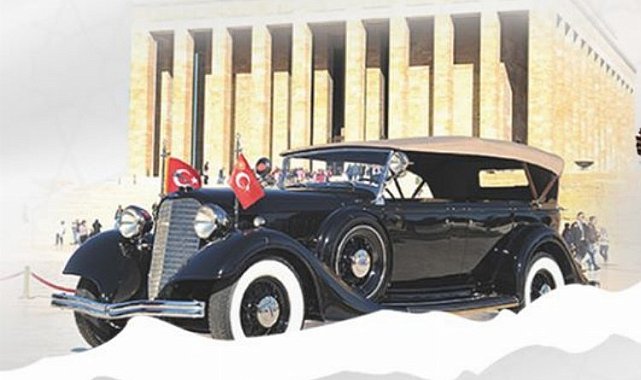 Atatürk'ün makam otosunun replikası İzmit'te