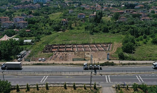 Bir otobüs terminali de Karamürsel'e