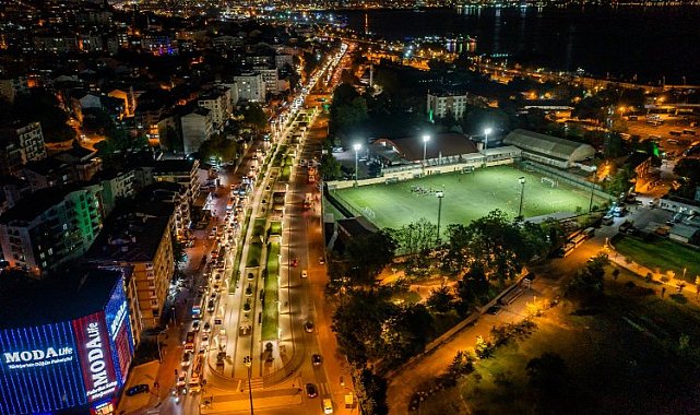 Büyükşehir geceyi gündüze çeviriyor