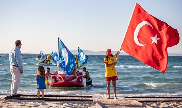 Halk plajlarında mavi bayrak dalgalanıyor