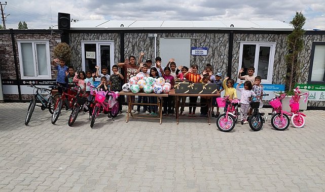 Kayseri Talas'tan yaralı Elbistan'a bayram hediyesi