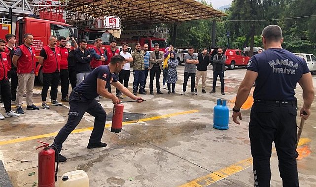 Manisa İtfaiyesi'nden STK'lara eğitim