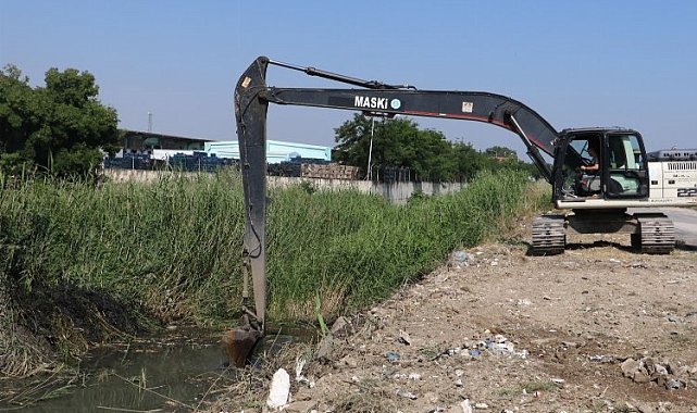 Manisa Şehzadeler'de kurutma kanalında temizlik
