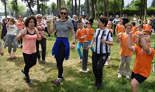 Manisa Yunusemre'de 600 kişi birlikte spor yaptı