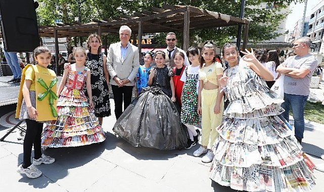 Narlıdereli çocuklardan geri dönüşüm defilesi
