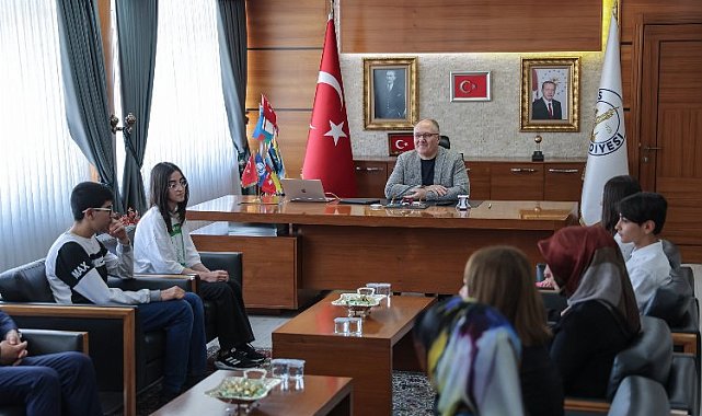 Sivaslı LGS birincileri Başkan Bilgin'le buluştu