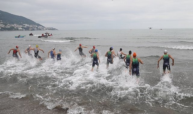 Triatlon şampiyonası nefes kesti